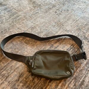 Lululemon 2L Fannypack